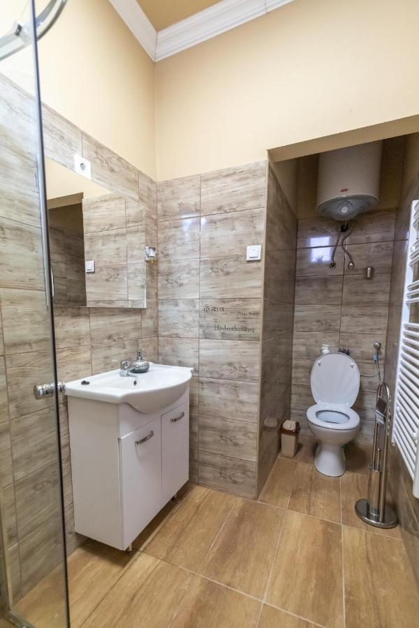 Ivanhoe Apartman Apartamento Nyírbátor Exterior foto