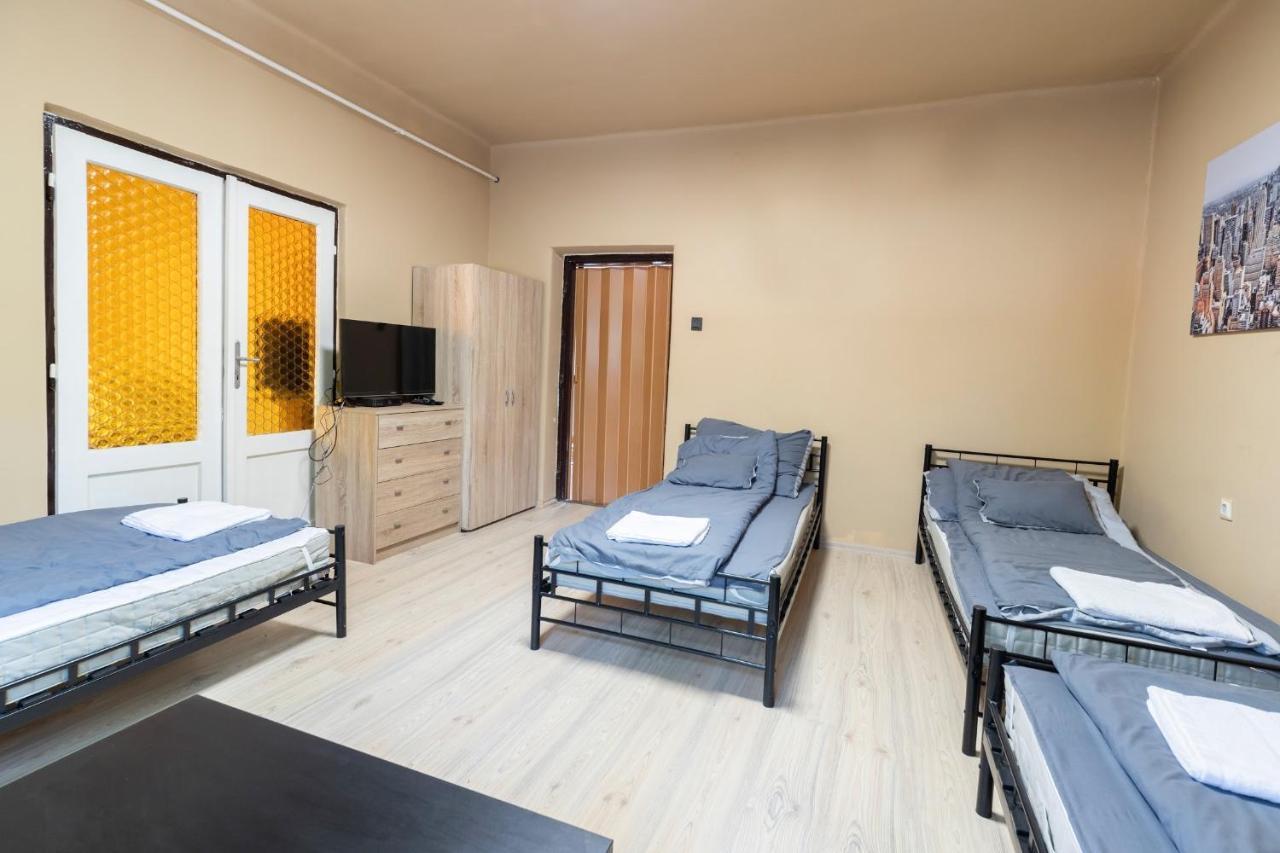 Ivanhoe Apartman Apartamento Nyírbátor Exterior foto